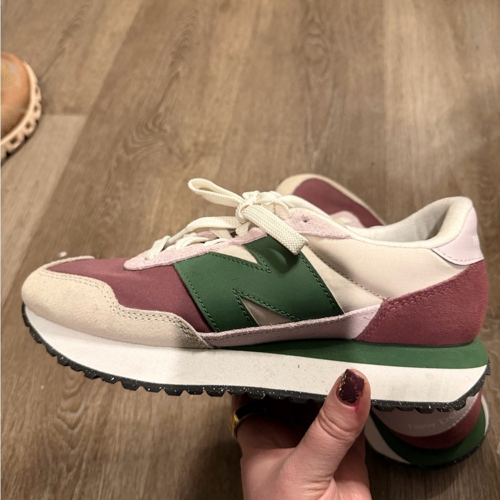New Balance 237 Women’s 8 - Picture 6 of 7